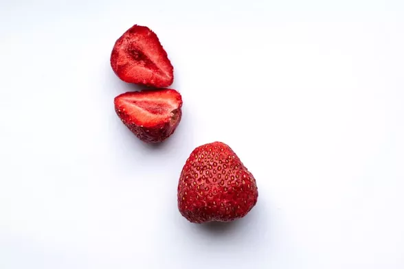 4 Sezonai liofilizuotos braškės, 23 g.