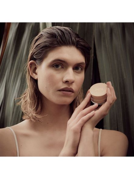 Paese odą gražinanti biri miežių pudra, 10 g.