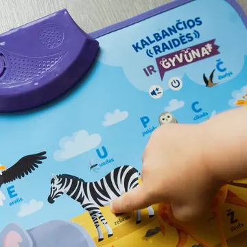 EDUKACINIS ŽAIDIMAS KAKĖ MAKĖ KALBANČIOS RAIDĖS IR GYVŪNAI