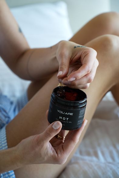 YOU ARE HOT kaitinanti anticeliulitinė procedūra – gelis, 200ml
