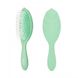 WetBrush Go Green™ Treatment & Shine plaukų šepetys su sintetiniais šereliais ir natūraliais aliejais,  žalias
